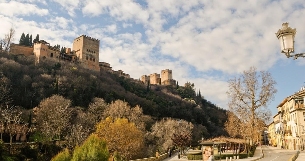 Tour gratuito por Granada al reservar con Hostal Costa Azul